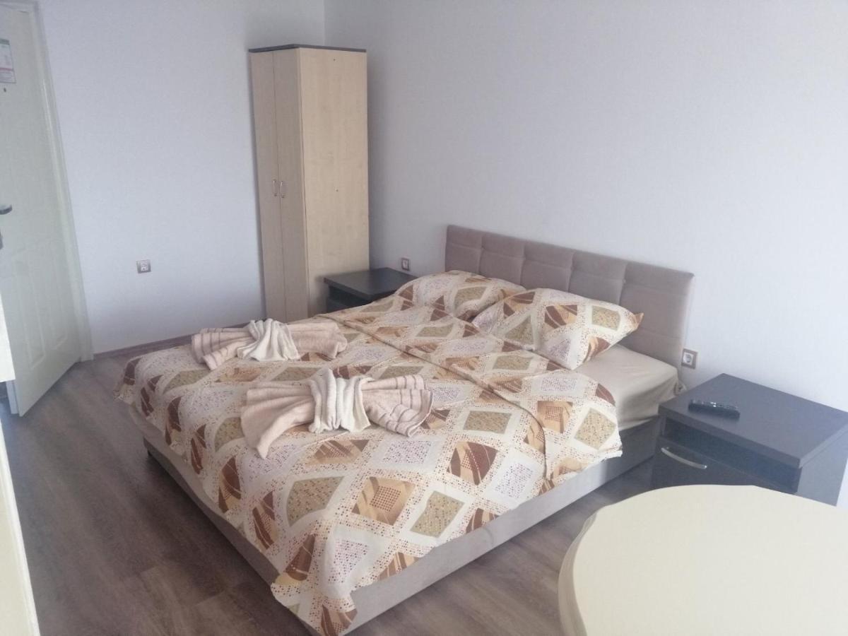 Apartments Kamenjar نوفي ساد الغرفة الصورة