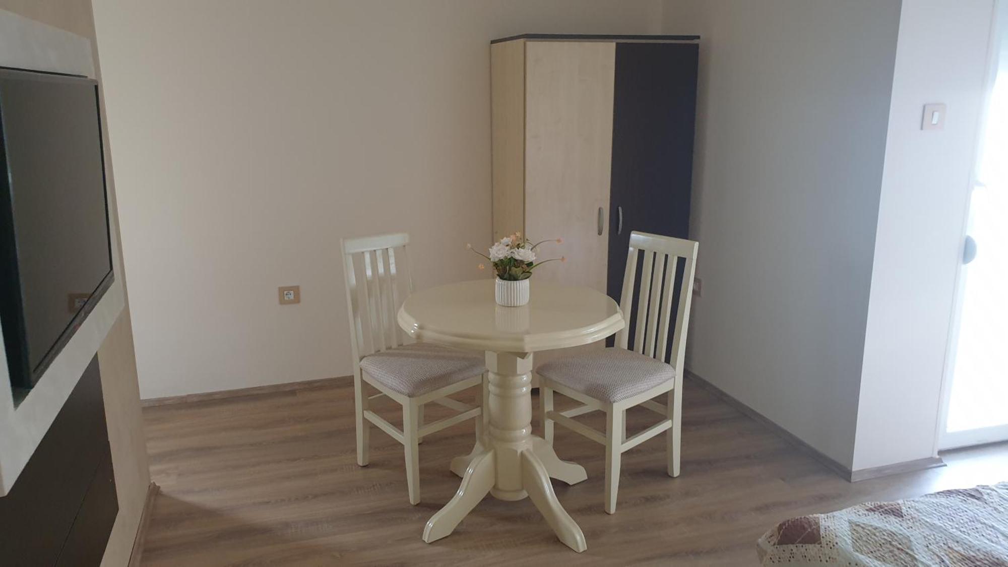 Apartments Kamenjar نوفي ساد الغرفة الصورة