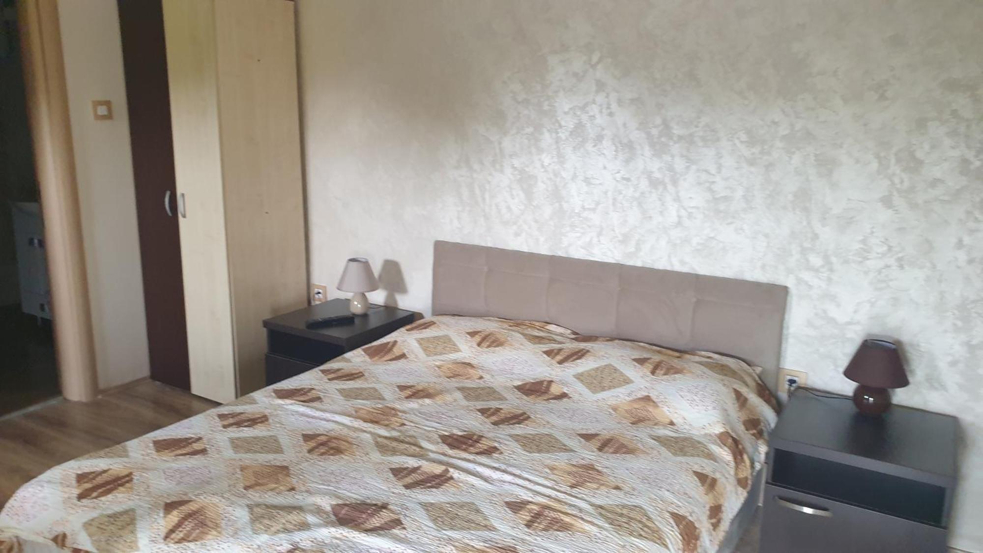 Apartments Kamenjar نوفي ساد الغرفة الصورة
