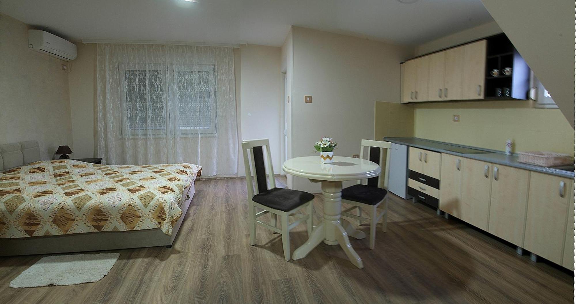Apartments Kamenjar نوفي ساد الغرفة الصورة