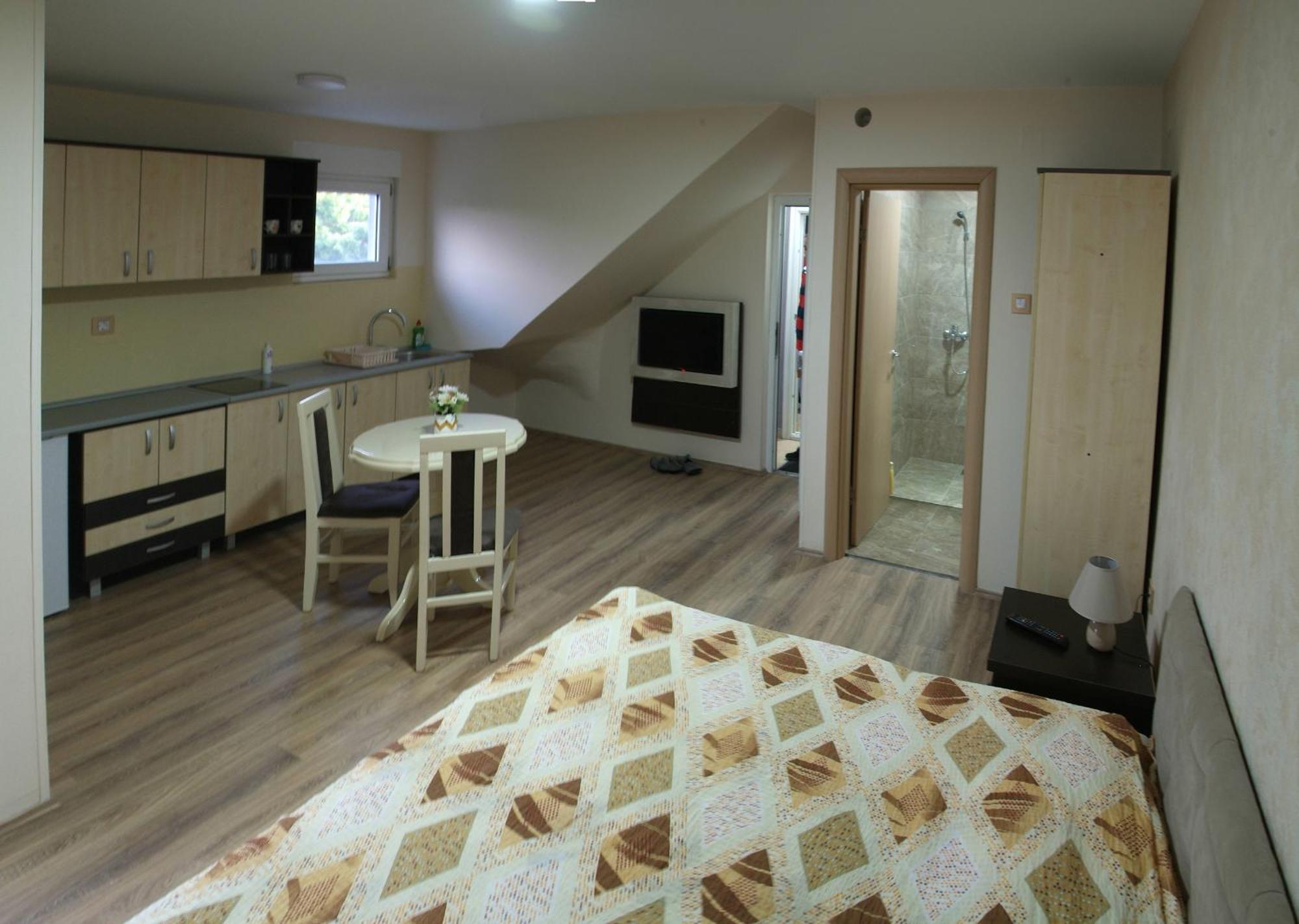 Apartments Kamenjar نوفي ساد الغرفة الصورة